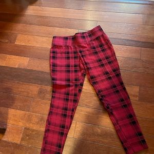 Cropped think leggings.Nice for winter. Size M/L.  Very comfy and good condition